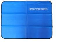 Коврик защитный RF-88803: магнитный на крыло а/м  590х790мм ROCKFORCE /1
